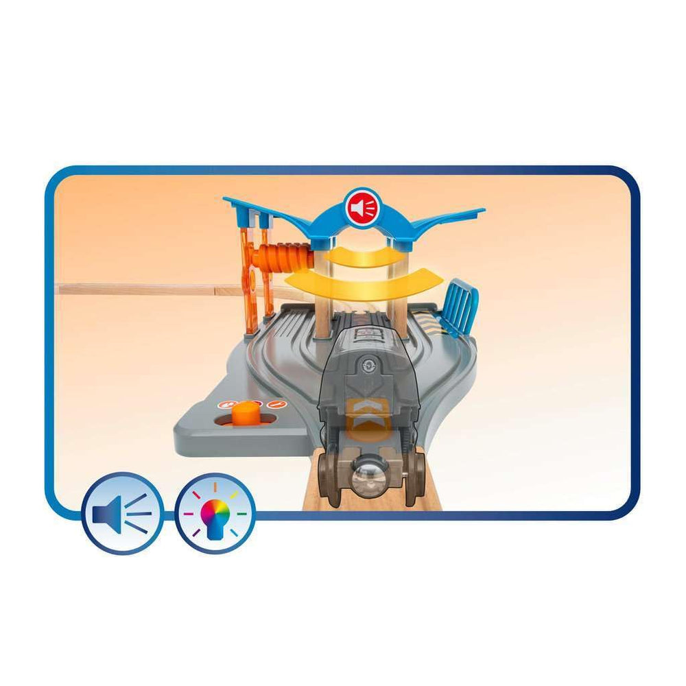 BRIO 33975 Safety display at the service station promoting safe play