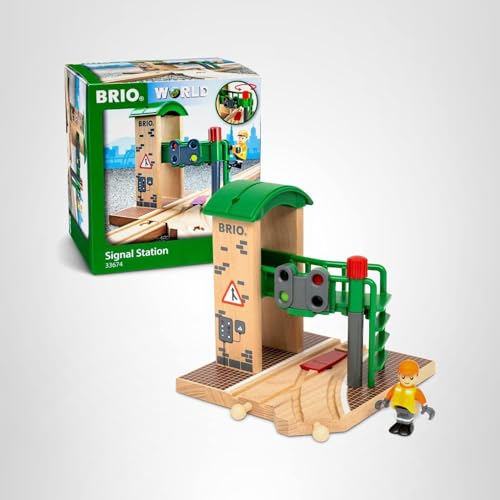 BRIO wooden texture close-up highlights FSC-certified materials.