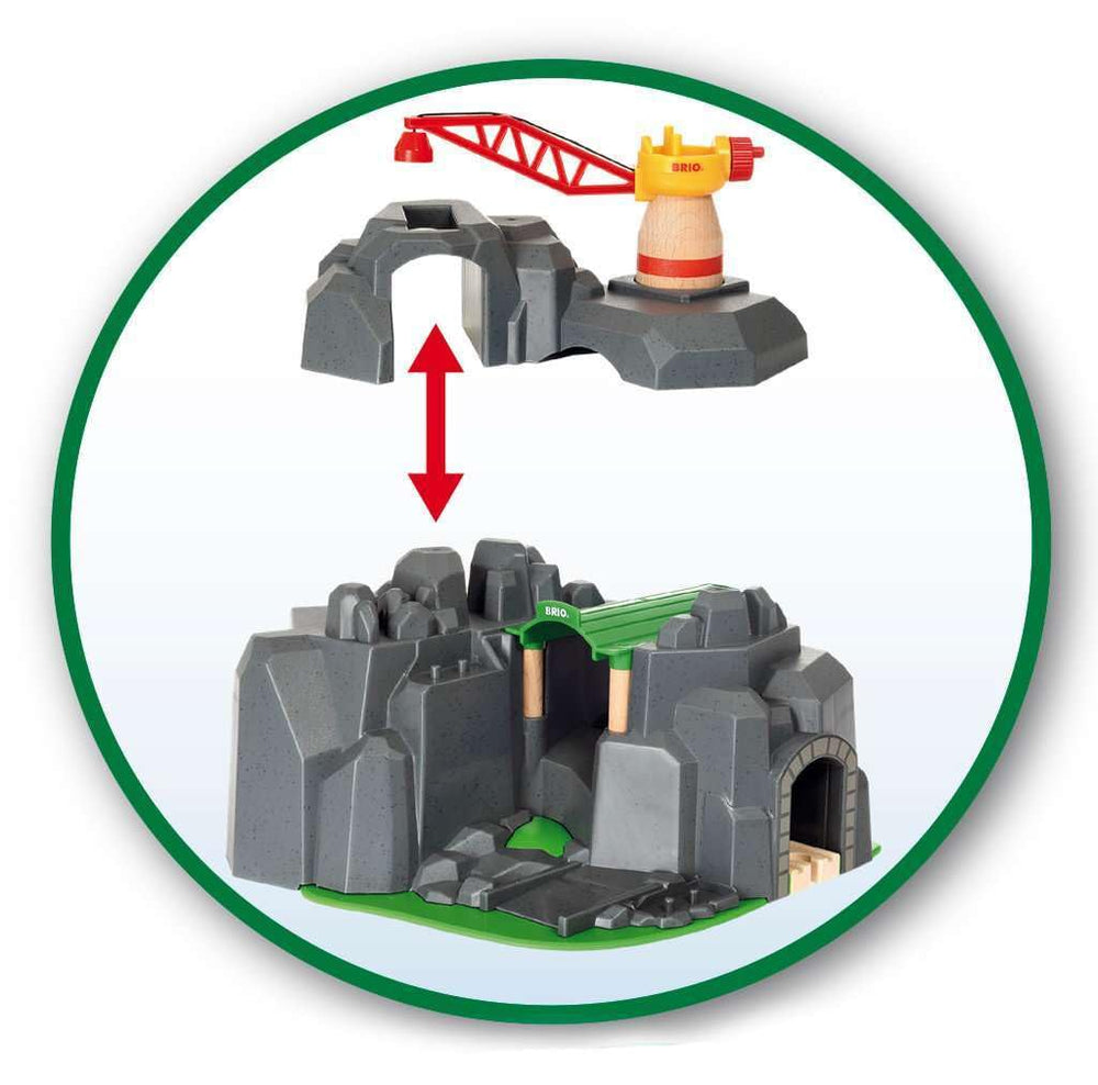 BRIO World magnetic couplings highlight simple, secure train connections.