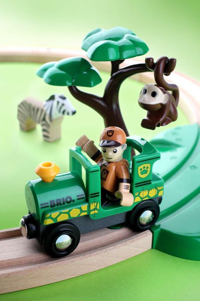 BRIO World Safari woodland-scene enhancing immersive wooden play.