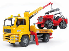 Bruder 02750 tow truck with removable loading platform enables flexible play setups