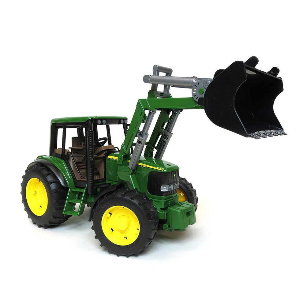 Bruder 6920 independent front-axle steering enables precise off-road maneuvering during play.