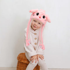 Bubblepompom kitty hat street fashion for autumn and winter wear.
