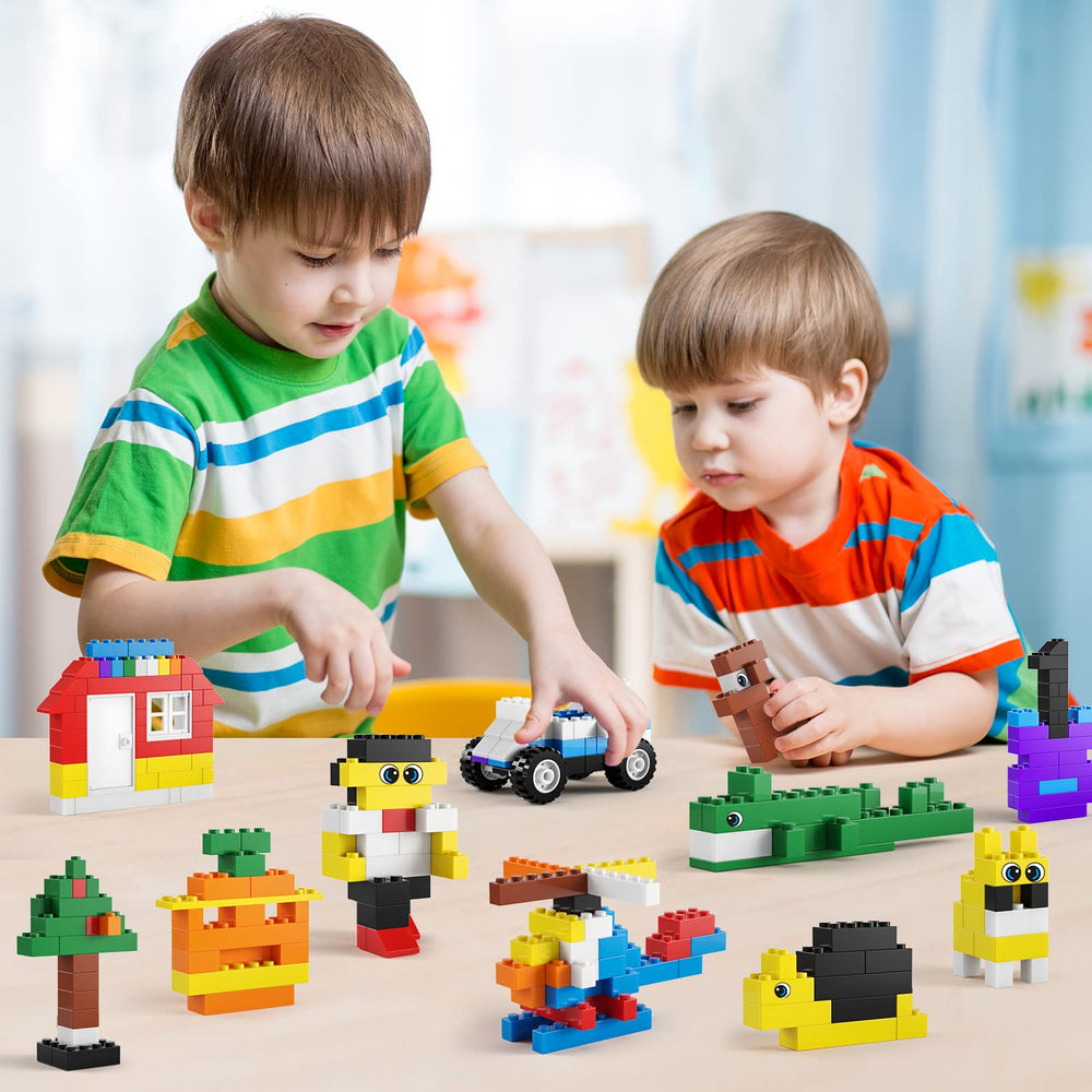burgkidz-baseplate-25x16-dots baseplate provides sturdy foundation for larger builds.