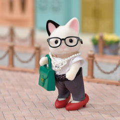 Calico Critters fashion playtime supports creative storytelling and role-play.