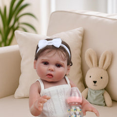 CHAREX Lucy gift box presentation makes gifting simple and exciting.