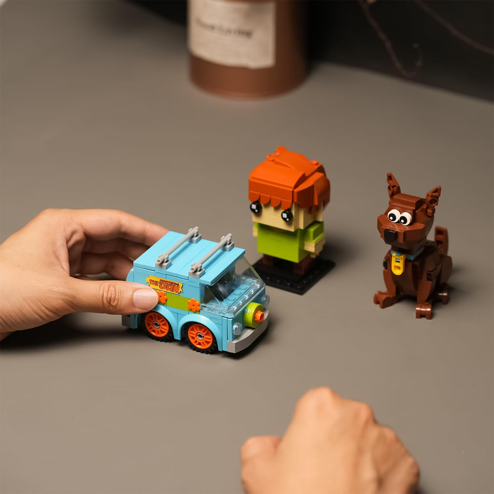 CHUANGPIN mysterious van car model adds festive decor and movie vibes.
