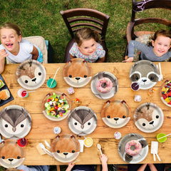 CHUNNIN forest animal designs brighten tables and inspire imagination at gatherings.