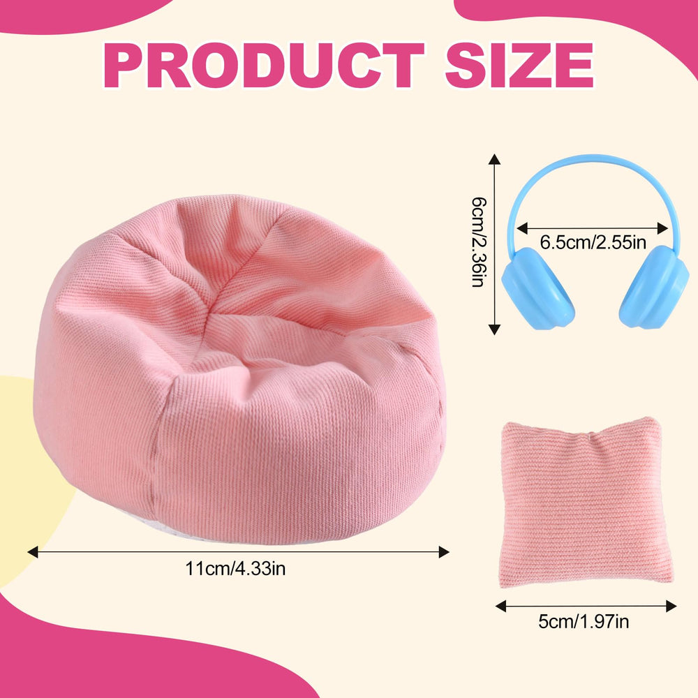 Ciunura blue earphone detail highlights secure seating on dolls.