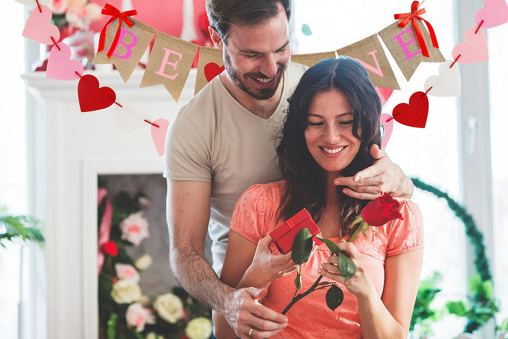 CNVOILA Indoor/outdoor valentines decor suitable for covered spaces