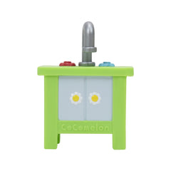 CoComelon Deluxe Clubhouse pop-up-birds surprise with cheerful moments during play.