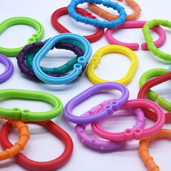 COLVWOFA colorful link rings boost visual exploration and early shape recognition