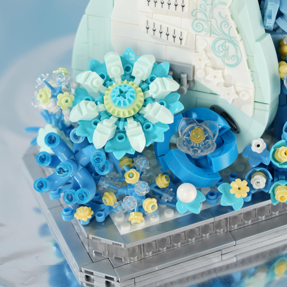 ConLinktion mini building pieces offer portable creative play