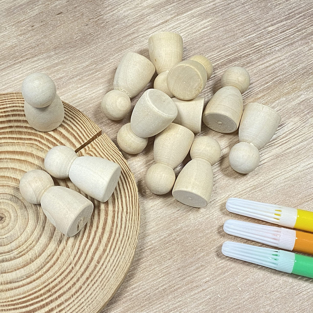 Cregugua paint-ready peg dolls for dollhouses and craft projects with versatile design.