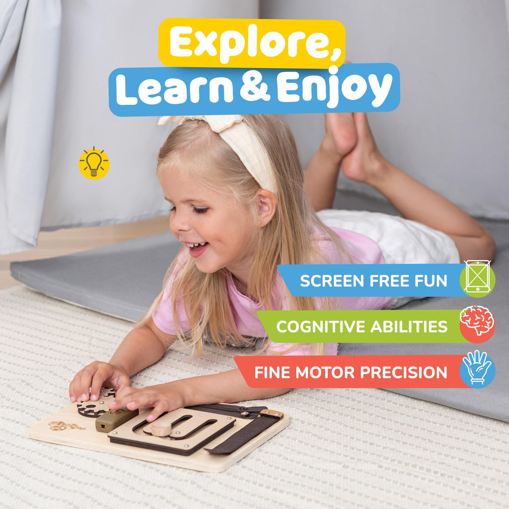 deMoca Sensory Busy Board velcro patch helps quick, safe engagement during travel.