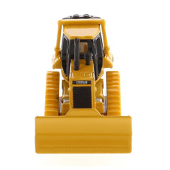 Diecast Masters D5M rear draw bar is nonfunctional for display.