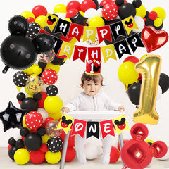 Dilyreke 32-inch number 1 foil balloon highlights the birthday moment.