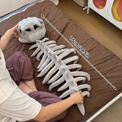 Spine attachment enhances the Spinosaurus silhouette for cosplay