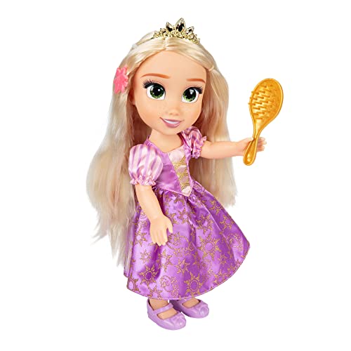 Storytelling moments with Rapunzel and Pascal come alive