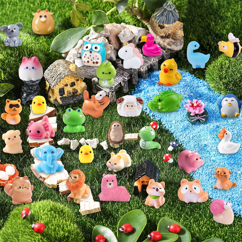 DIYDEC mini resin pig figurine for party favors and gifts