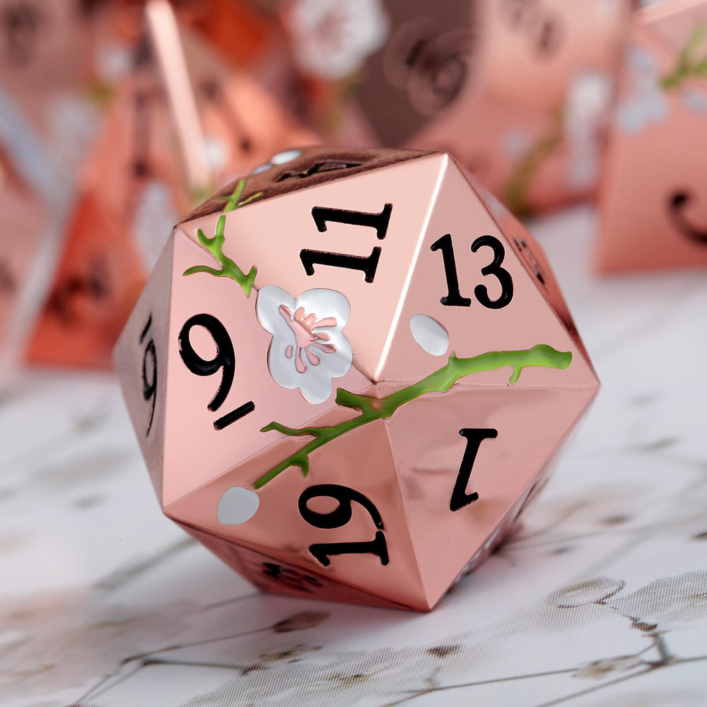 DNDND D4 flower dice in gold-white adds classy flair to dice rolls.