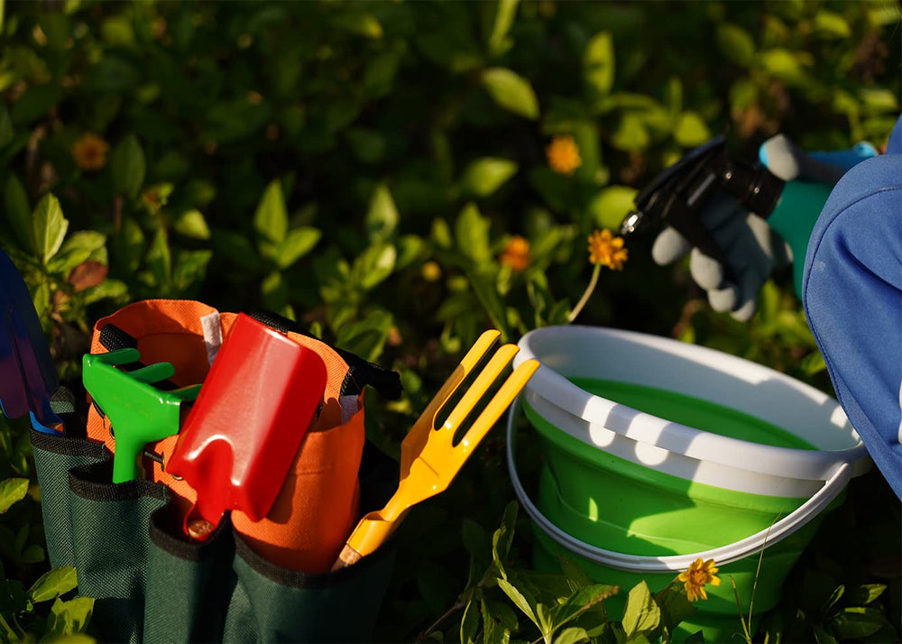 Doiaz Kidz gloves protect little hands during digging and planting.