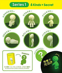 Dreams Smiski Series 1 collectible figure adds whimsy with gentle glow.