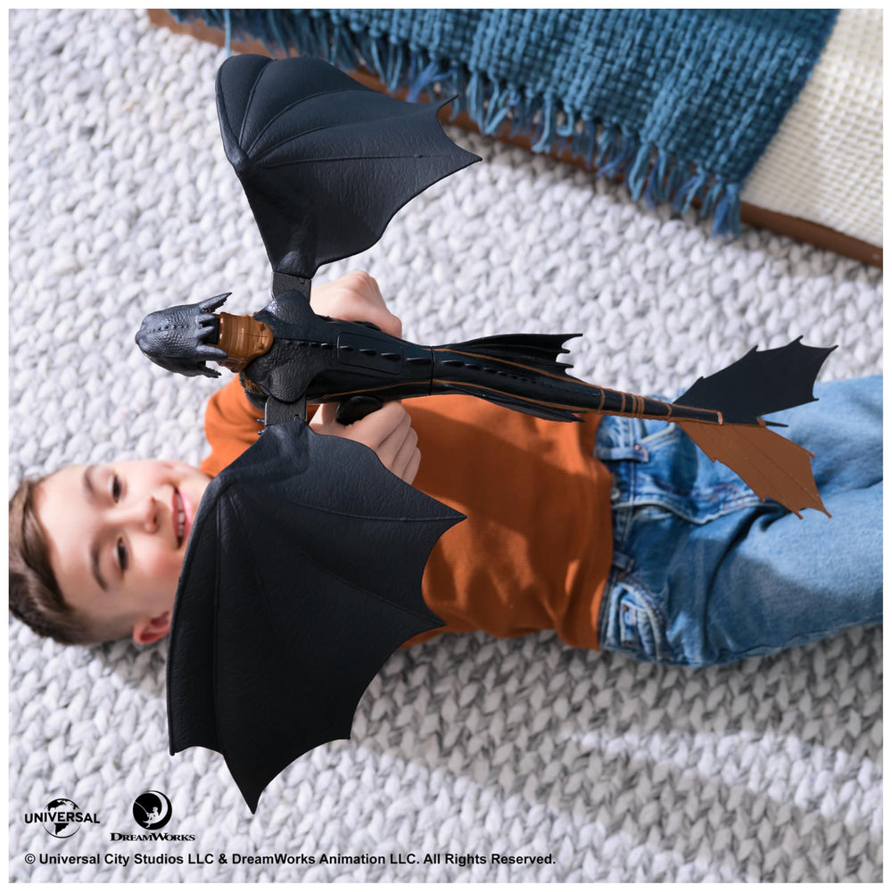 DreamWorks Toothless action figure supports solo and group storytelling.