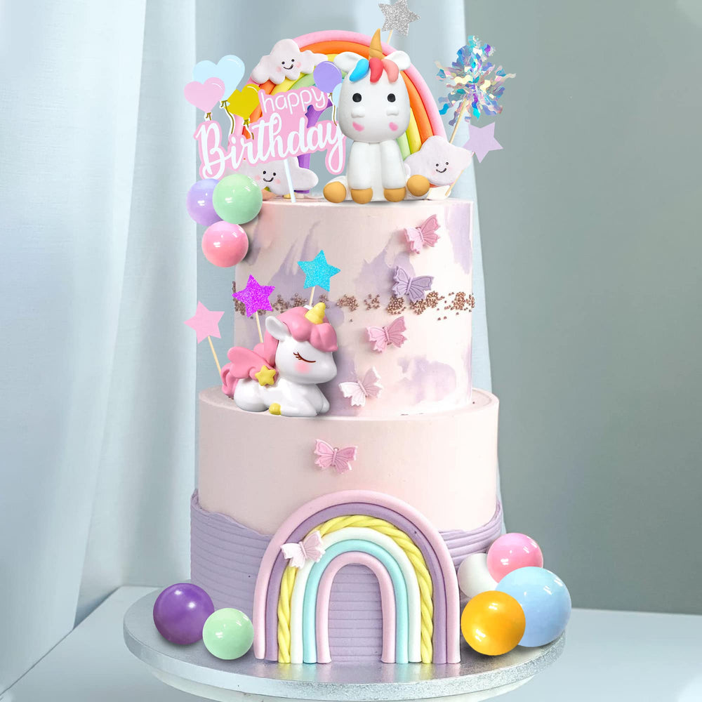 DRWATE foil-firework-topper shines with metallic drama on cakes
