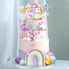 DRWATE foil-firework-topper shines with metallic drama on cakes