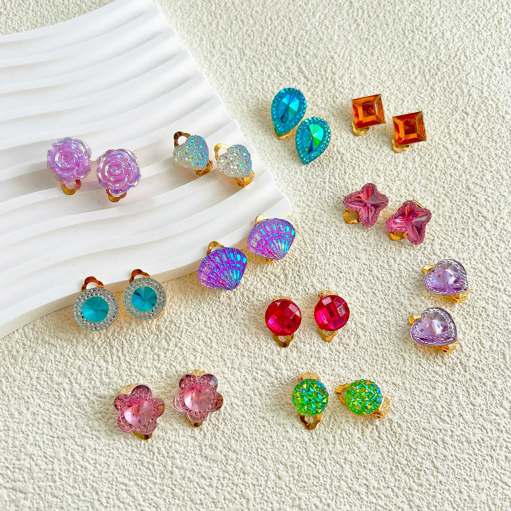 EleMirsa storage box keeps earrings organized and gift-ready.