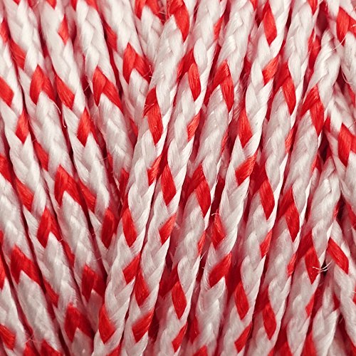 Emma Kites red flecks visibility line aids quick spotting on the beach.