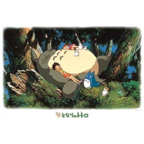 Ensky Totoro puzzle pieces closeup showing detailed 1000-piece craftsmanship for focused assembling.