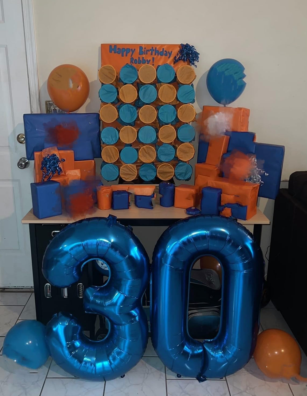 Enyeopd 30th birthday balloon decor ideal for weddings.