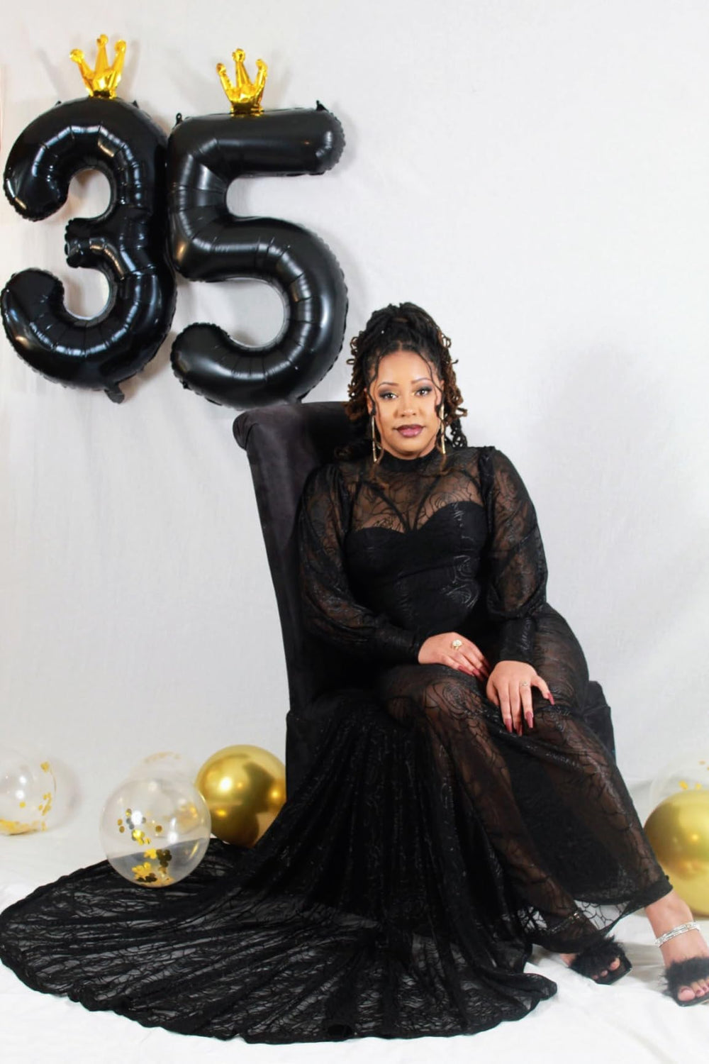 Enyeopd 40-inch gold number balloon creates elegant accent for weddings and anniversaries