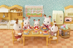 Easy assembly and sturdy design for Epoch Sylvanian dining table set