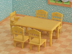 Six-piece Epoch Sylvanian dining set packaging and contents