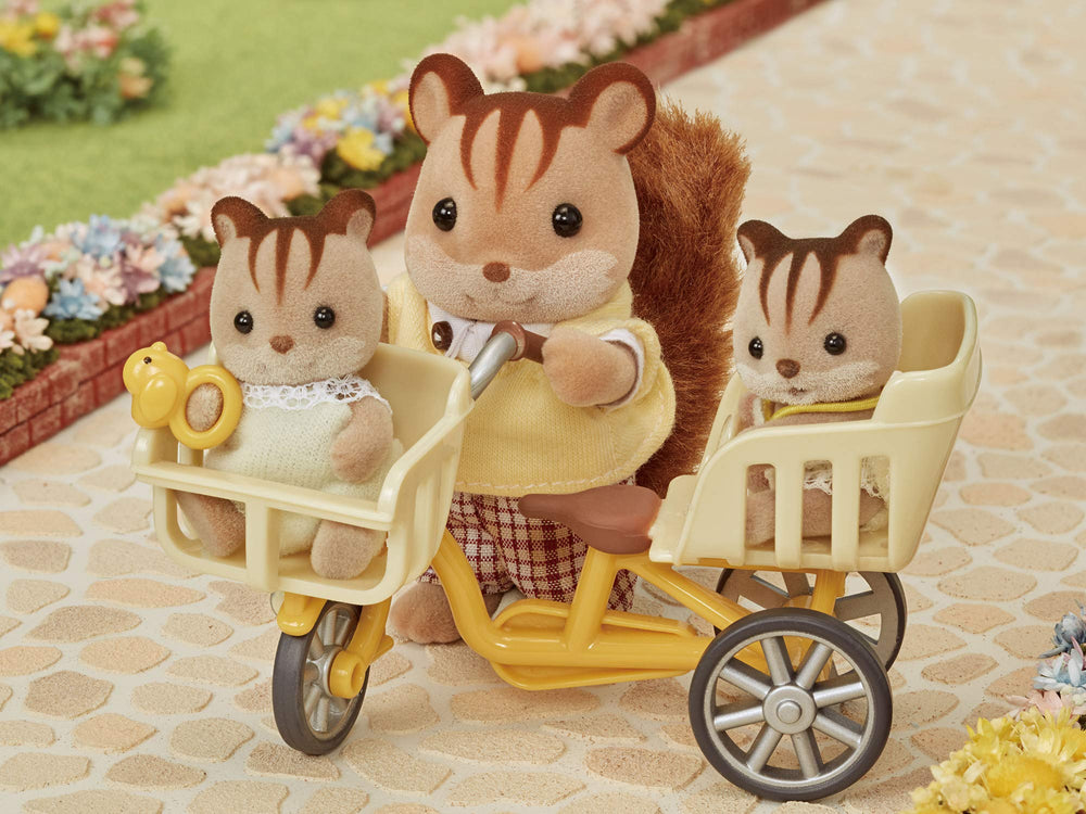 Epoch Sylvanian Families detailed bicycle accents invite kids to extend playtime.