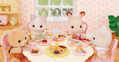 Epoch Sylvanian Families sweets party set latte art accents invite café roleplay.