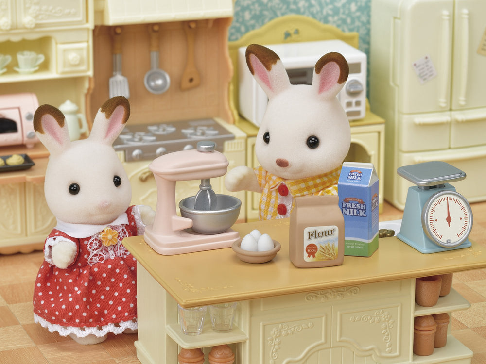 Epoch Sylvanian grill dish and bowl set enhances pretend culinary scenes