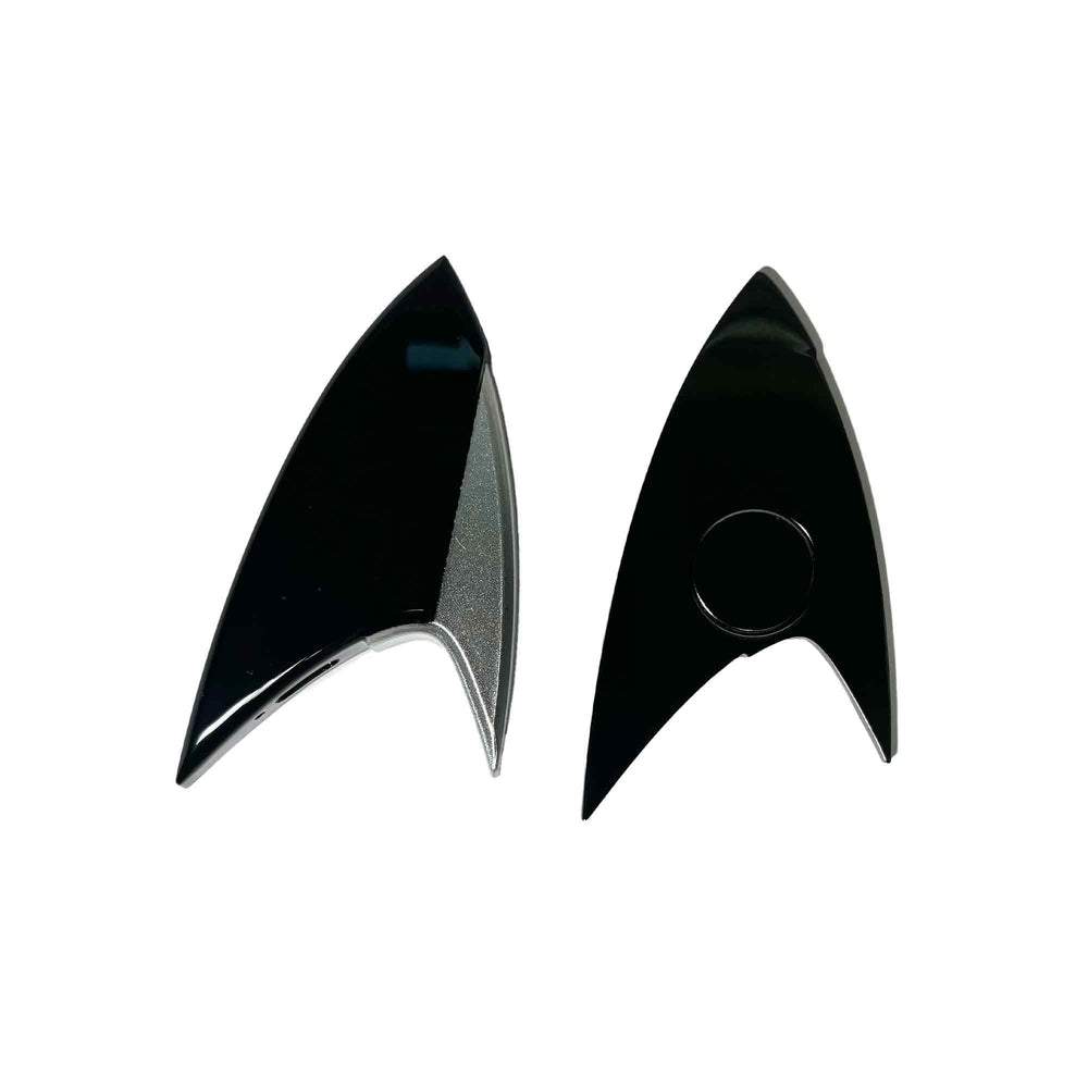 FAMETEK display case included, safe display of the ComBadge