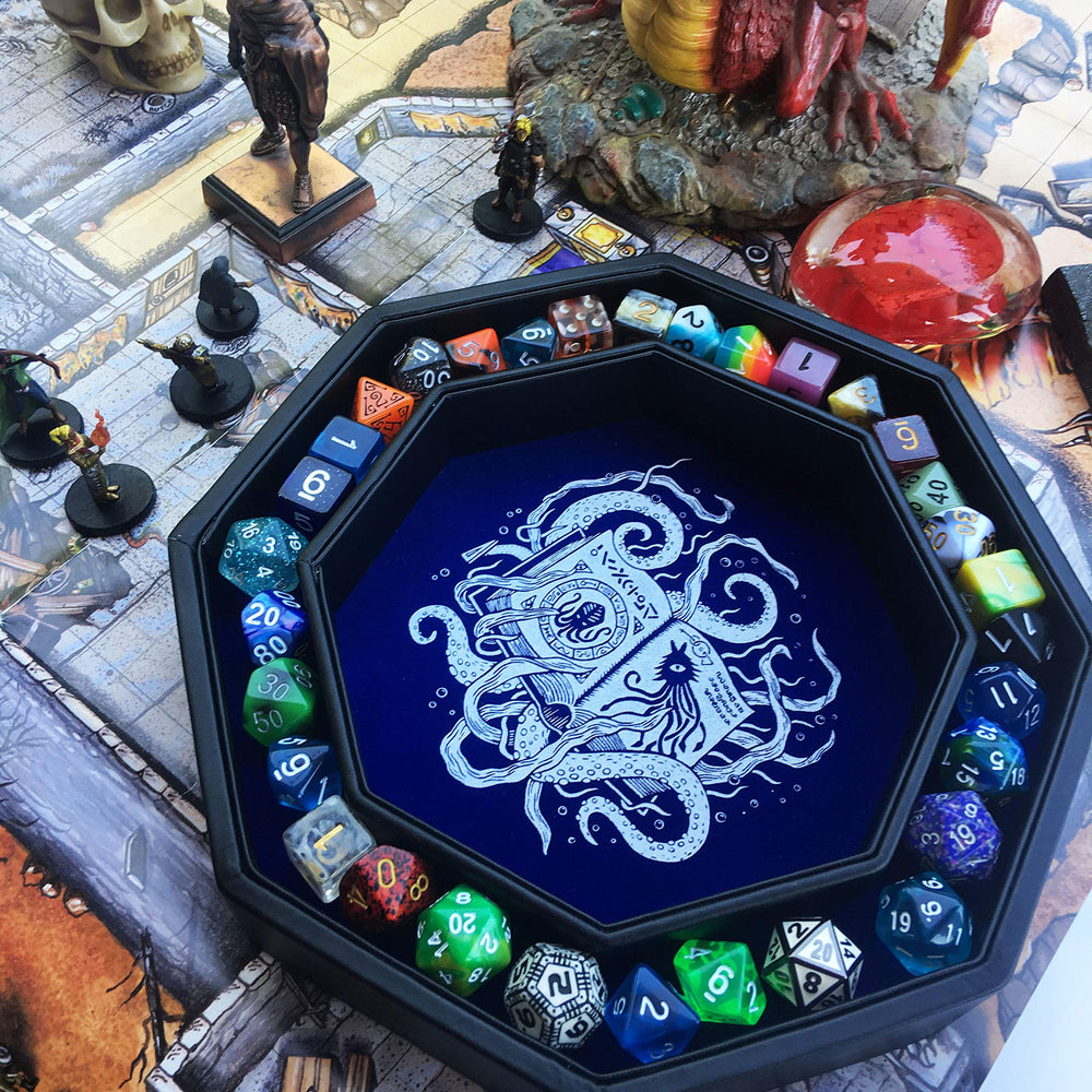 Fantasydice capacity of five dice sets in a single tray