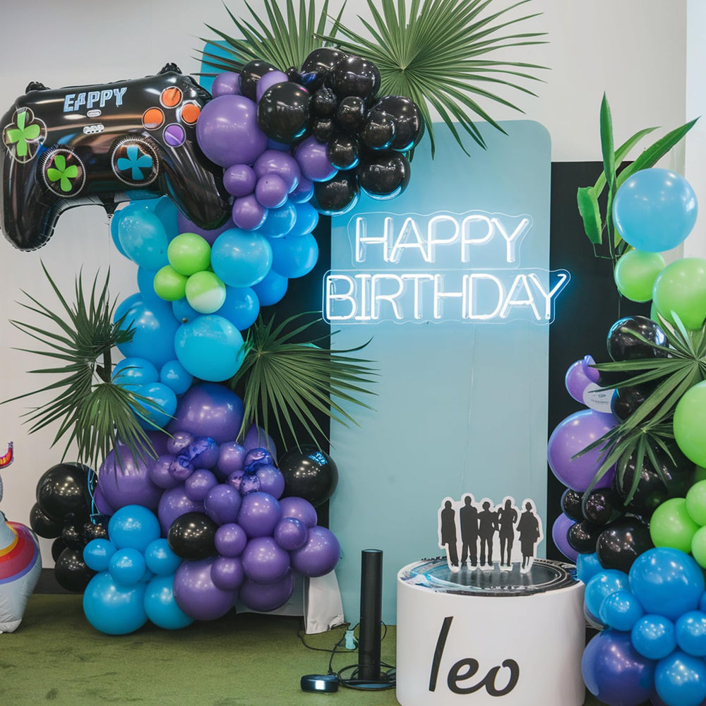 FEYG game-theme birthday decor balloons create eye-catching centerpieces and photo-worthy setups.