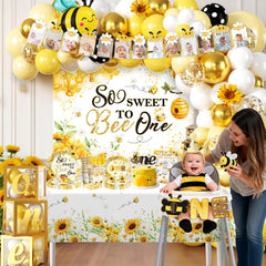 Fexivo bee day tablecloths protect surfaces while staying neat