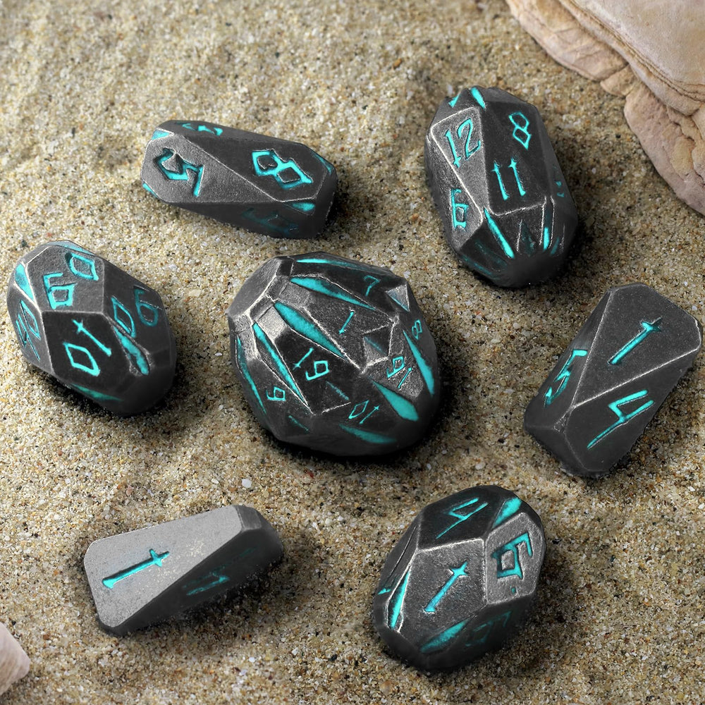FONVGOGO zinc alloy DND dice close-up with shimmering color shifts.