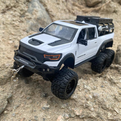 FRJV Mammoth 1/24 diecast pickup gift packaging highlights a ready-to-gift presentation.