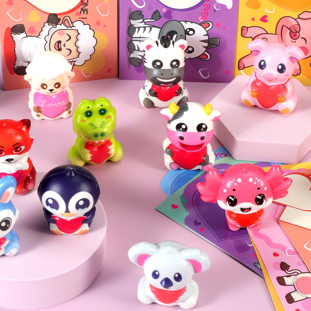 Fumogym monkey heart squishy toy enhances classroom fun and Valentine exchanges.