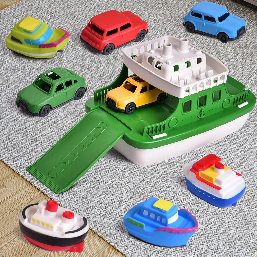 Fun Little Toys slide-out ramp helps loading cars into the hull.