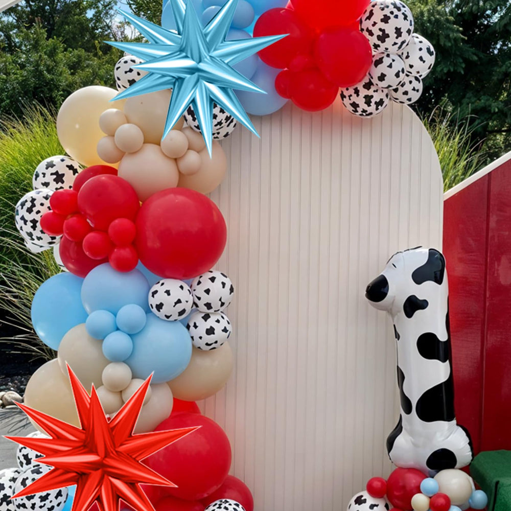 FunHot red foil star balloon adds a festive cue for arches.