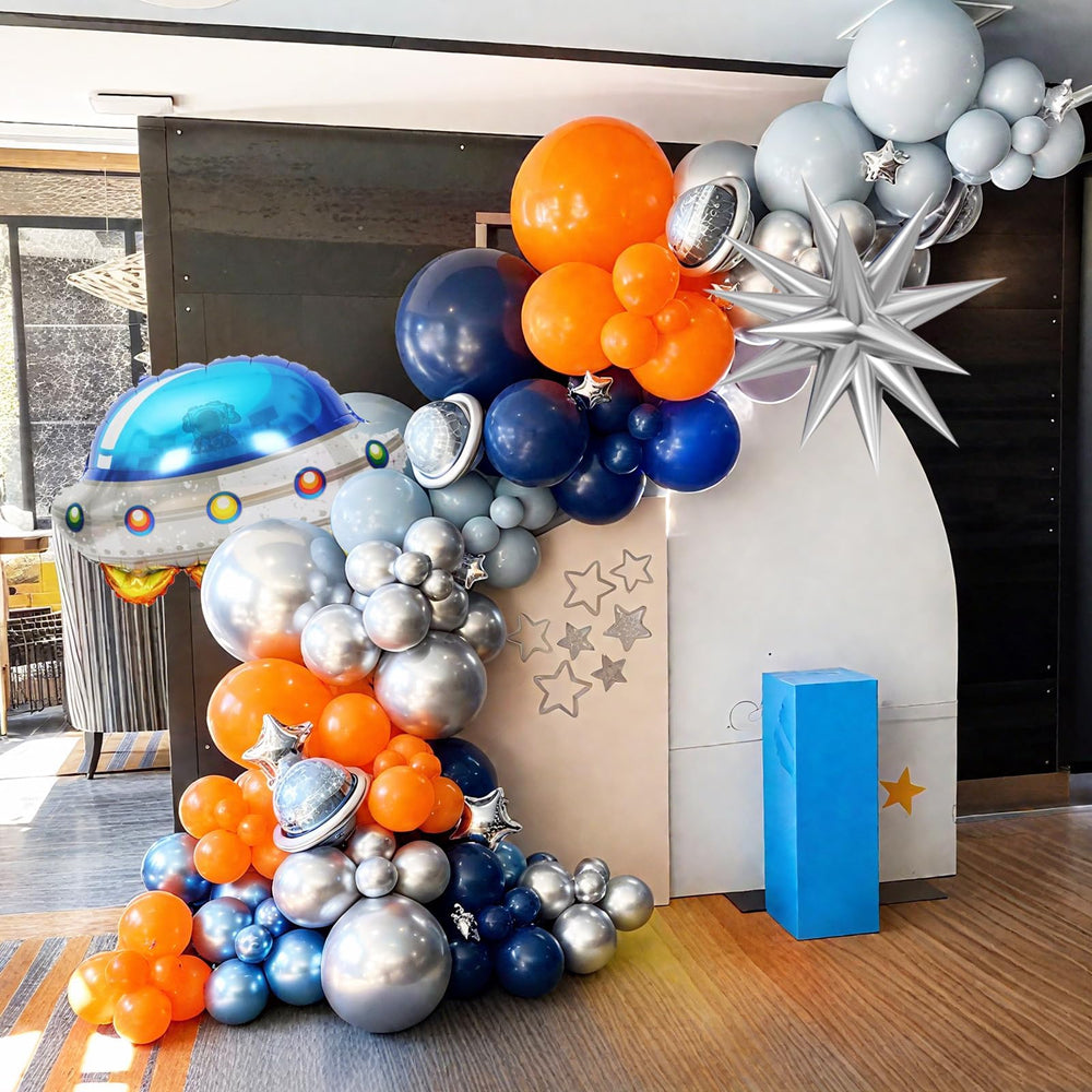 FunHot silver star foil balloon brings celestial shine to décor.